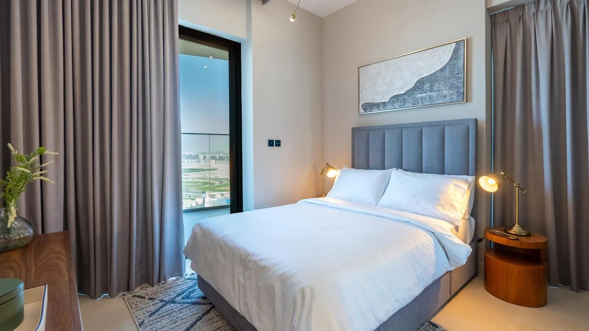 Lejlighed Keyrock Living - Binghatti Canal Luxury Haven Dubai
