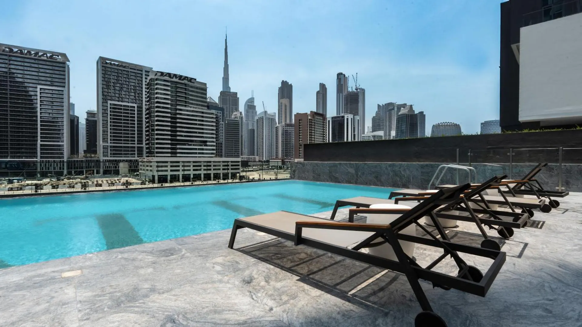 Keyrock Living - Binghatti Canal Luxury Haven Dubai Lejlighed